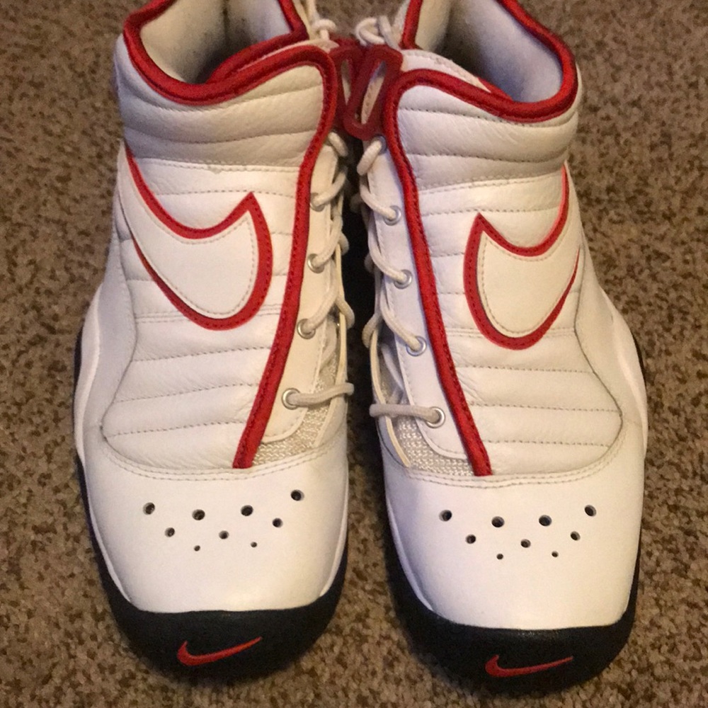 Nike’s - Picture 3 of 4